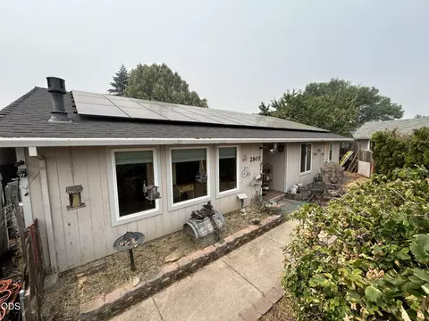 2807 Hammer Ct, Medford, OR 97501