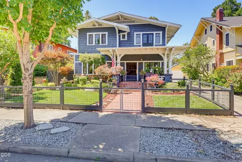 19 Geneva St, Medford, OR 97504