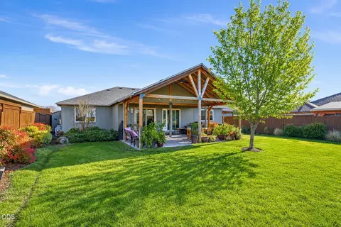 3229 Pecan Ct, Medford, OR 97504