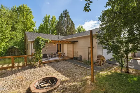 Exterior - 20618 Daisy Ln, Bend, OR 97702 photo 9 of 11