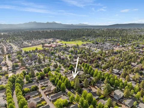 View/Area - 20618 Daisy Ln, Bend, OR 97702 photo 3 of 3