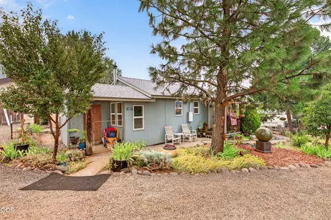 32 Cora Dr, Shady Cove, OR 97539