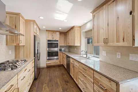 Kitchen - 17842 Mt Hood Ln, Sunriver, OR 97707 photo 1 of 3