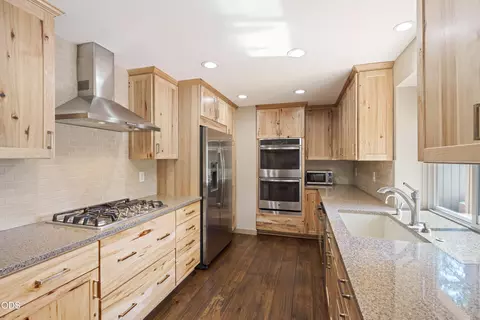 Kitchen - 17842 Mt Hood Ln, Sunriver, OR 97707 photo 2 of 3