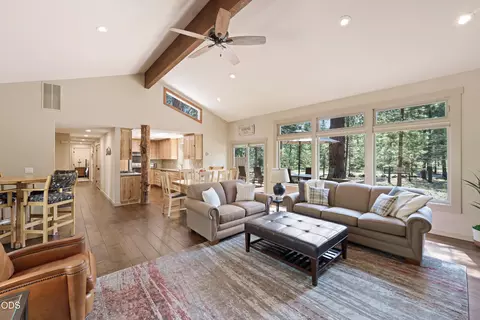 Living - 17842 Mt Hood Ln, Sunriver, OR 97707 photo 4 of 4