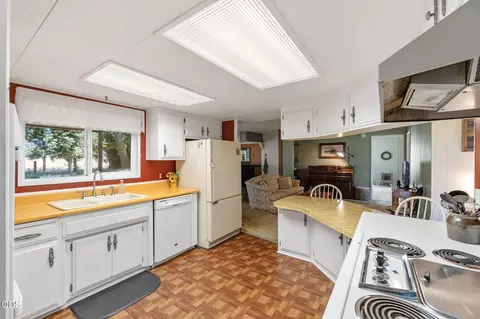 28089 Modoc Point Rd, Chiloquin, OR 97624 photo 17