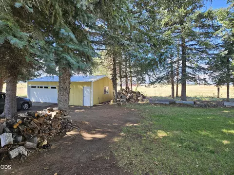 Exterior - 28089 Modoc Point Rd, Chiloquin, OR 97624 photo 1 of 4