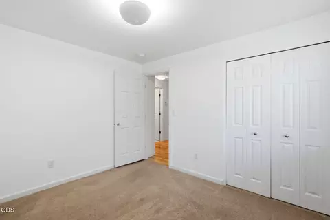 Bedroom - 62815 Snowcap Ct, Bend, OR 97701 photo 4 of 5