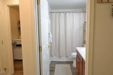 Bath - 450 Saint Clair Way, Eagle Point, OR 97524 photo 2 of 3