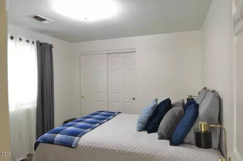 Bedroom - 450 Saint Clair Way, Eagle Point, OR 97524 photo 4 of 4