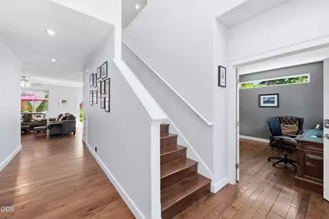 Entry Way - 61316 Brianne Pl, Bend, OR 97702 photo 2 of 2