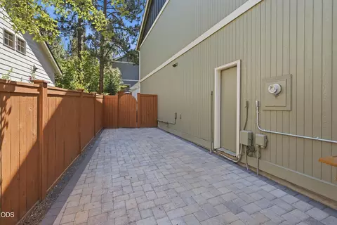 Exterior - 61316 Brianne Pl, Bend, OR 97702 photo 7 of 11