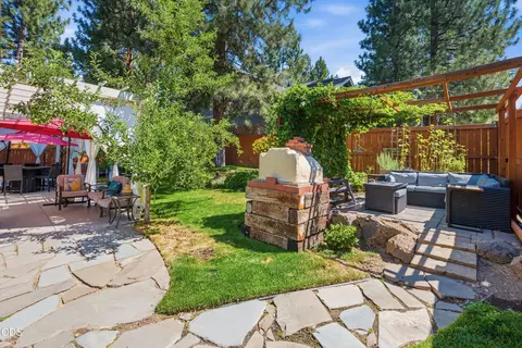 Exterior - 61316 Brianne Pl, Bend, OR 97702 photo 10 of 11