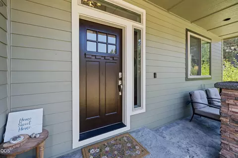 Entry Way - 61316 Brianne Pl, Bend, OR 97702 photo 1 of 2