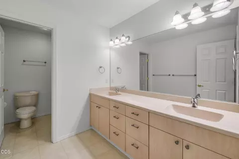 Bath - 62354 Erickson Rd, Bend, OR 97701 photo 2 of 6