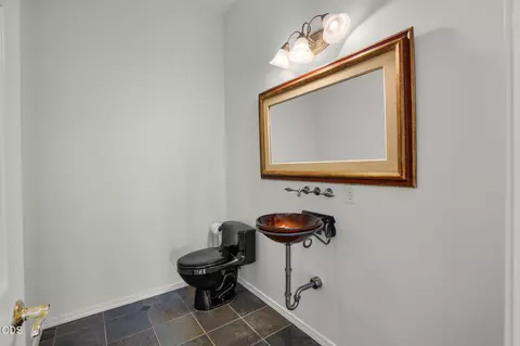 Bath - 62354 Erickson Rd, Bend, OR 97701 photo 4 of 6