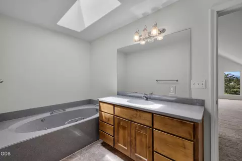 Bath - 62354 Erickson Rd, Bend, OR 97701 photo 1 of 6