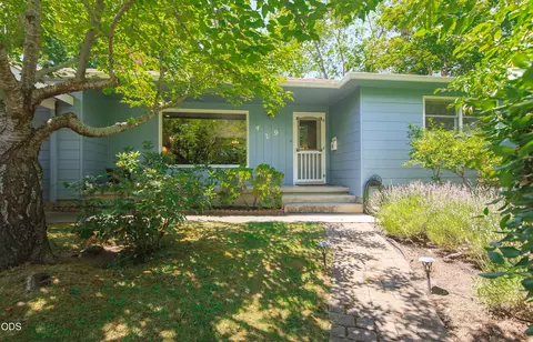 429 Morton St, Ashland, OR 97520