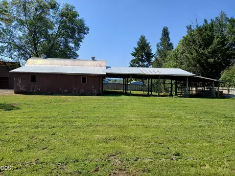 Exterior - 1340 Dowell Rd, Grants Pass, OR 97527 photo 7 of 7