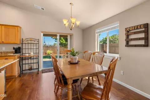 Dining - 128 Cedric Ct, Eagle Point, OR 97524 photo 1 of 2