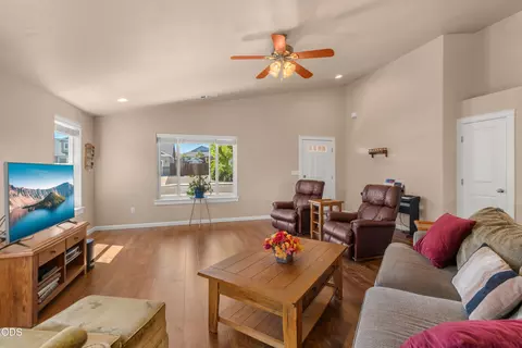 Living - 128 Cedric Ct, Eagle Point, OR 97524 photo 3 of 3