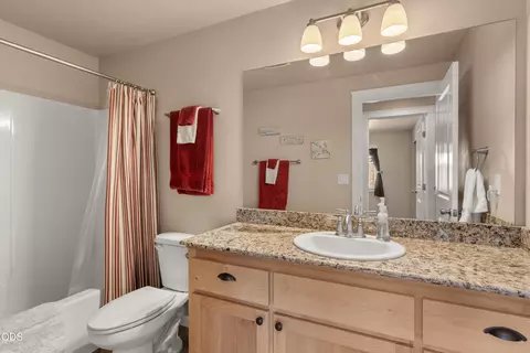 Bath - 128 Cedric Ct, Eagle Point, OR 97524 photo 2 of 2