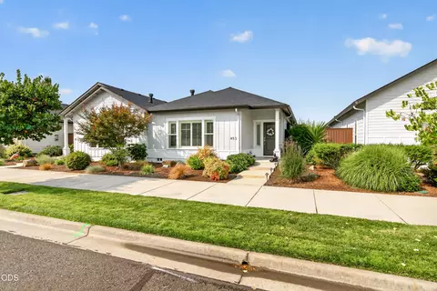 Exterior - 453 S Haskell St, Central Point, OR 97502 photo 1 of 5