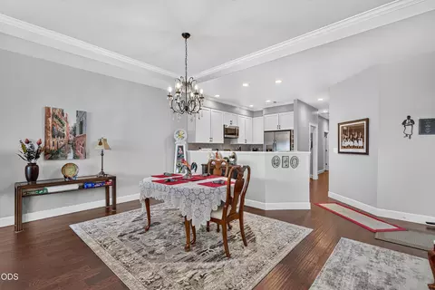 Dining - 453 S Haskell St, Central Point, OR 97502 photo 1 of 1