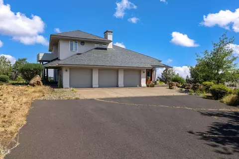 Exterior - 59641 Calgary Loop, Bend, OR 97702 photo 9 of 21