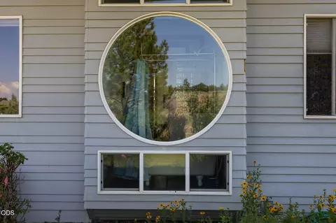 Exterior - 59641 Calgary Loop, Bend, OR 97702 photo 12 of 21