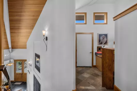 Entry Way - 59641 Calgary Loop, Bend, OR 97702 photo 5 of 5