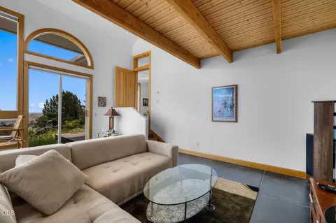 Living - 59641 Calgary Loop, Bend, OR 97702 photo 7 of 7