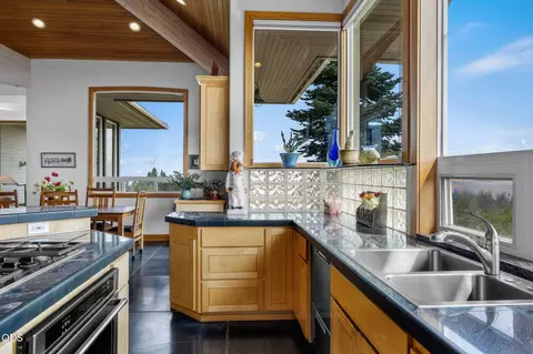 Kitchen - 59641 Calgary Loop, Bend, OR 97702 photo 2 of 4