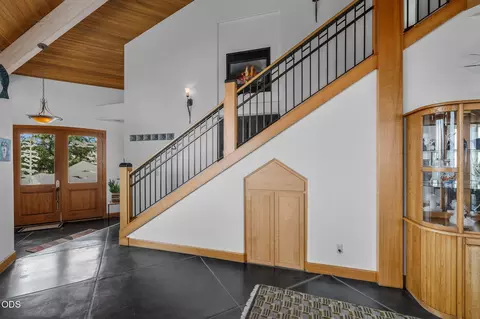 Entry Way - 59641 Calgary Loop, Bend, OR 97702 photo 1 of 5