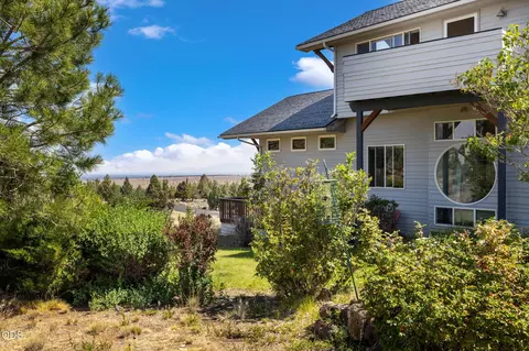 Exterior - 59641 Calgary Loop, Bend, OR 97702 photo 5 of 21
