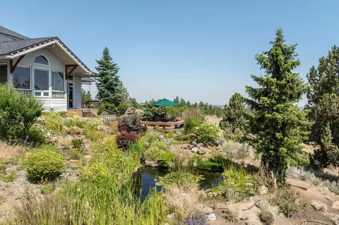 Exterior - 59641 Calgary Loop, Bend, OR 97702 photo 3 of 21