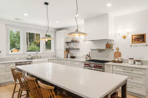 Kitchen - 17498 Snow Goose Rd, Bend, OR 97707 photo 1 of 8