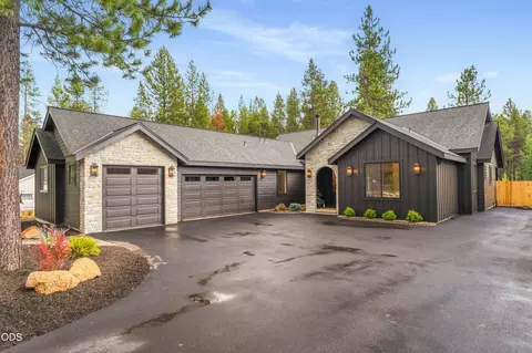 Exterior - 17498 Snow Goose Rd, Bend, OR 97707 photo 6 of 9