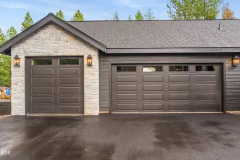 Exterior - 17498 Snow Goose Rd, Bend, OR 97707 photo 3 of 9