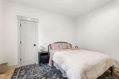 Bedroom - 17498 Snow Goose Rd, Bend, OR 97707 photo 7 of 8