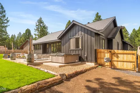 Exterior - 17498 Snow Goose Rd, Bend, OR 97707 photo 8 of 9