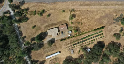 View/Area - 5592 Foley Ln, Central Point, OR 97502 photo 2 of 3