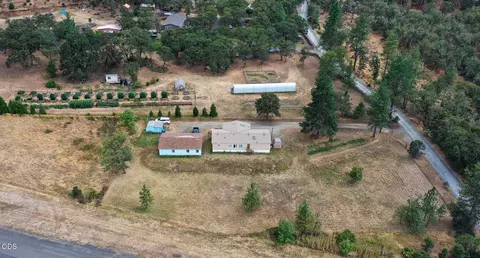 View/Area - 5592 Foley Ln, Central Point, OR 97502 photo 1 of 3