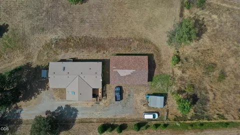 View/Area - 5592 Foley Ln, Central Point, OR 97502 photo 3 of 3