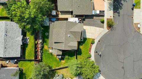 View/Area - 3353 NE Collier Ct, Bend, OR 97701 photo 2 of 4
