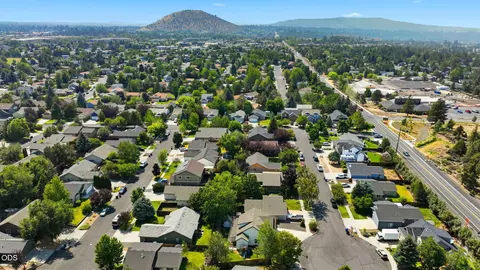 View/Area - 3353 NE Collier Ct, Bend, OR 97701 photo 3 of 4