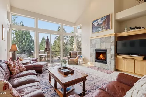 10614 Village Loop, Redmond, OR 97756