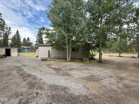 Exterior - 16364 Twin Dr, La Pine, OR 97739 photo 2 of 14