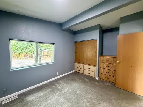 Bedroom - 16364 Twin Dr, La Pine, OR 97739 photo 1 of 5