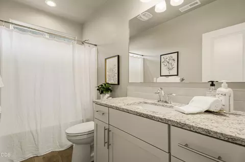 Bath - 61370 SE Preston St, Bend, OR 97702 photo 4 of 5